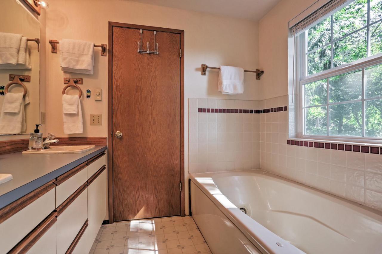 Warm Beach Hideaway With Private Beach! Stanwood Exterior foto